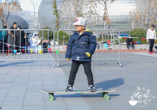 娱乐吃瓜滑板是真的吗,真相还是炒作？